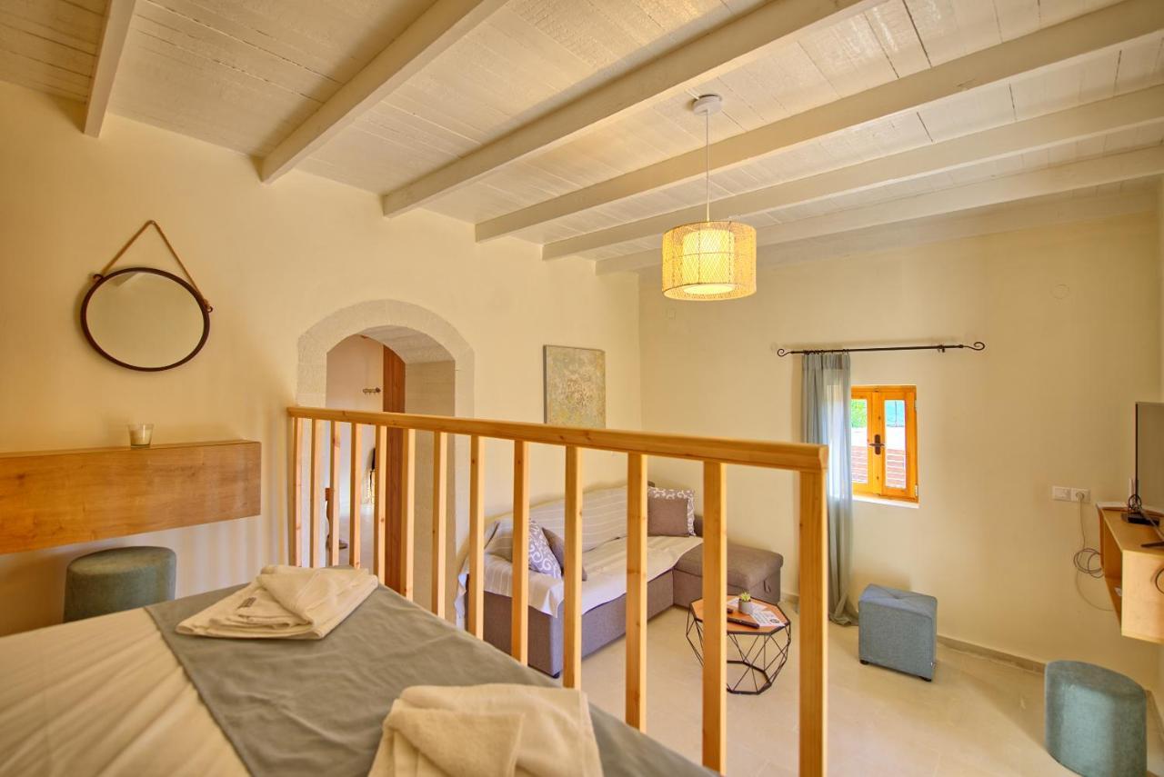 Villa Vicilla By Posarellivillas